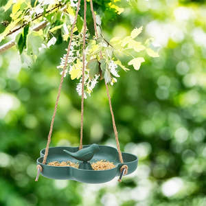 Outdoor: Hanging Bird Feeder