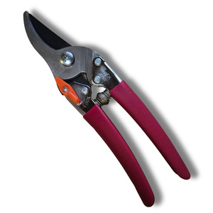 Japanese Garden Tools: Heavy Duty ByPass Secateurs
