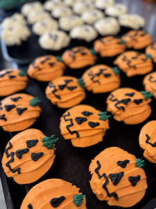 Products: Halloween Themed Cupcakes - The Girl on the Swing