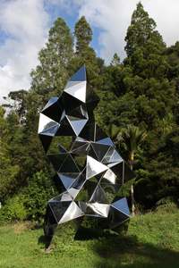 Gregor Kregar: Polyhedron