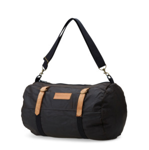 Country Life Essentials: Oilskin Weekender Bag