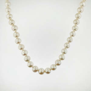 Pearl Jewellery: Freshwater Pearl Necklace