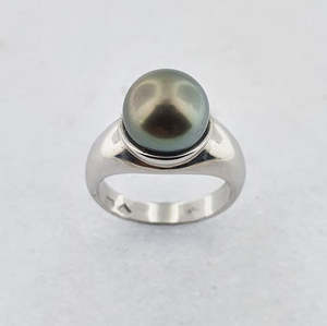 Pearl Jewellery: Tahitian Pearl 9ct Gold Ring