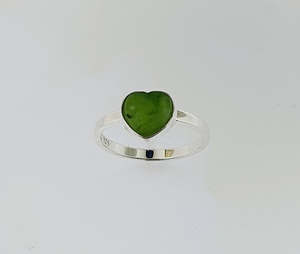 Kiwiana Jewellery: Greenstone Sterling Silver Heart Ring