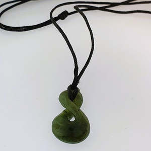 Kiwiana Jewellery: Greenstone Double Twist Pendant