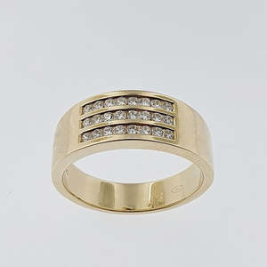 Gents Rings: Diamond 9ct Gold Ring