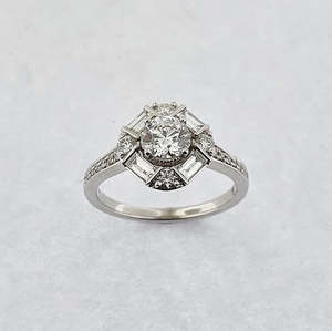 Engagement Rings: Diamond 18ct Gold Cluster Ring
