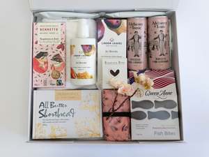 Large Gift Boxes: NUI - Welcome