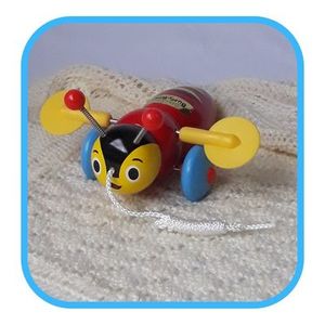 Products: Buzzy Bee Wooden Pull Along