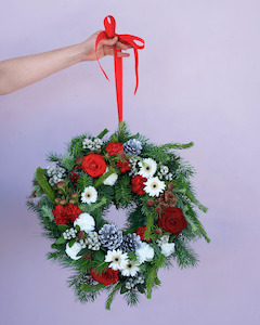 Products: CHRISTMAS WORKSHOP - FRESH FLORAL WREATH || Saturday 21st December