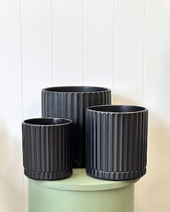 Black Pots: Athens Black pot and saucer