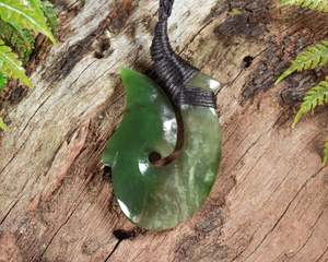 Pendants: NZ Greenstone Medium Hei Matau Pendant (BK728) Hapopo Pounamu