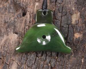 Pendants: NZ Greenstone Shepard Dog Whistle Pendant (BK110) Kawakawa Pounamu