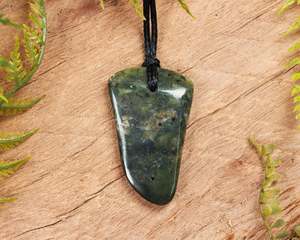 Pounamu Manaia Niho: NZ Greenstone Small Freeform Niho Taniwha Tooth Pendant (BN606) Rimu Pounamu