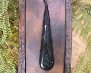 Roimata Pounamu: NZ Greenstone Large Roimata Pendant (BN832) Kawakawa Pounamu