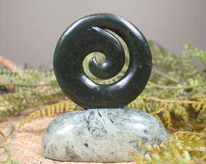 NZ Greenstone Koru Sculpture (BM734) Rimu Pounamu