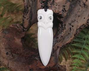 Bone Carvings Nz: Bone Large TekoTeko Head Pendant (AZ261)