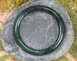 Bracelets: NZ Greenstone Bangle 64mm (BN279) Rimu Pounamu