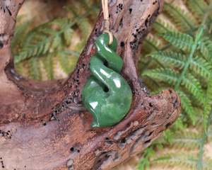 NZ Greenstone Medium Twist Pendant (AE021) Hapopo Pounamu
