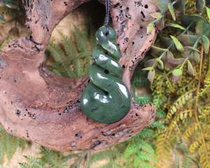 NZ Greenstone Large Twist Pendant (AC873) Rimu Pounamu