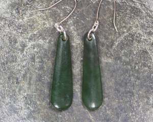 Greenstone Jewellery: NZ Greenstone Small Roimata Earrings (BN269) Kawakawa Pounamu