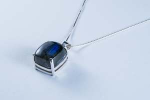 Labradorite Sterling Silver Pendant (AZ081)
