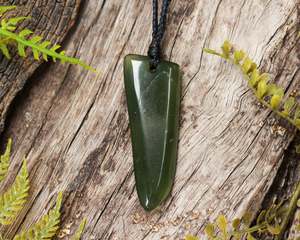 NZ Greenstone Small Freeform Niho Taniwha Tooth Pendant (BN742) Tangiwai Pounamu