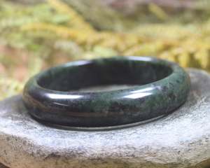 NZ Greenstone Bangle 64mm (BH905) Rimu Pounamu