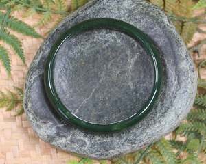 Greenstone Bangles: NZ Greenstone Bangle 66mm (BA142) Kawakawa Pounamu