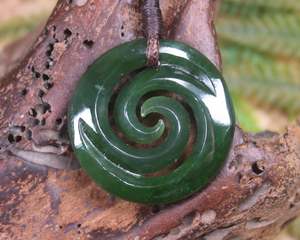 NZ Greenstone Small Koru Pendant (BE786) Kawakawa Pounamu