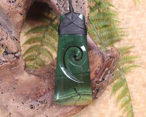 NZ Greenstone Large Toki with Koru Pendant (BC148) Kawakawa Pounamu