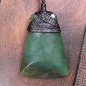 NZ Greenstone Small Toki Pendant (BP261) Hapopo Pounamu