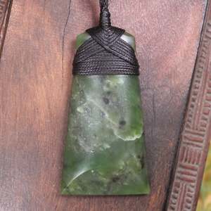 NZ Greenstone Medium Toki Pendant (BP262) Hapopo Pounamu