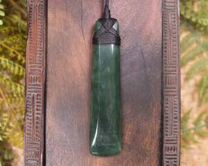NZ Greenstone Medium Toki Pendant (BN913) Tangiwai Pounamu