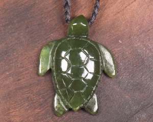 Pounamu Hei Matau Whale Tails: NZ Greenstone Small Turtle Pendant (BK742) Rimu Pounamu