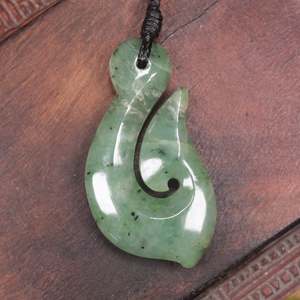 NZ Greenstone Medium Hei Matau Pendant (BP417) Hapopo Pounamu