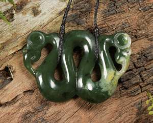 Pounamu Manaia Niho: NZ Greenstone Large Pekapeka Pendant (AX510) Flower Jade Pounamu
