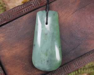 NZ Greenstone Medium Roimata Pendant (BN028) Inanga Pounamu