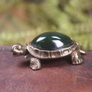 Pounamu Sculptures Touchstones: NZ Greenstone and Bronze Turtle Sculpture (BP288) Kawakawa Pounamu