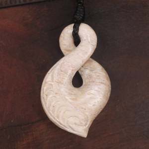Bone Carvings Nz: NZ Whale Bone Small Twist Pendant (BP039) NZ SALE ONLY