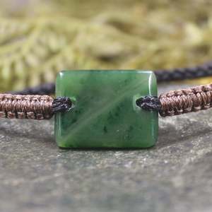 NZ Greenstone Adjustable Cord Bracelet (BN387) Kawakawa Pounamu
