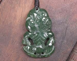 NZ Greenstone Small Hei Tiki Pendant (BK853) Kawakawa Pounamu