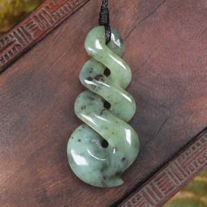 NZ Greenstone Medium Twist Pendant (BP391) Hapopo Pounamu