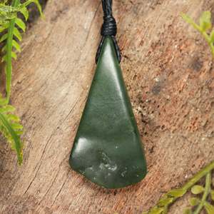 Pendants: NZ Greenstone Small Freeform Pendant (BN470) Kawakawa Pounamu