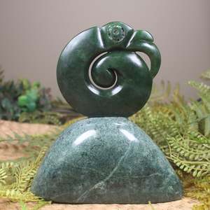 Pounamu Sculptures Touchstones: NZ Greenstone Koropepe Sculpture (BT251) Kawakawa Pounamu