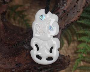 NZ Bone Medium Hei Tiki Pendant (AZ241)