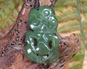 NZ Greenstone Medium Hei Tiki Pendant (BC637) Hapopo Pounamu