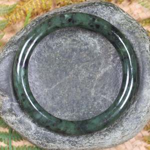 NZ Greenstone Bangle 67mm (BN453) Rimu Pounamu