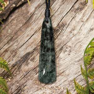 Specials: NZ Serpentine Small Freeform Toki Pendant (BN455)