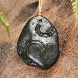 NZ Serpentine Small Freeform Pendant (BN420)